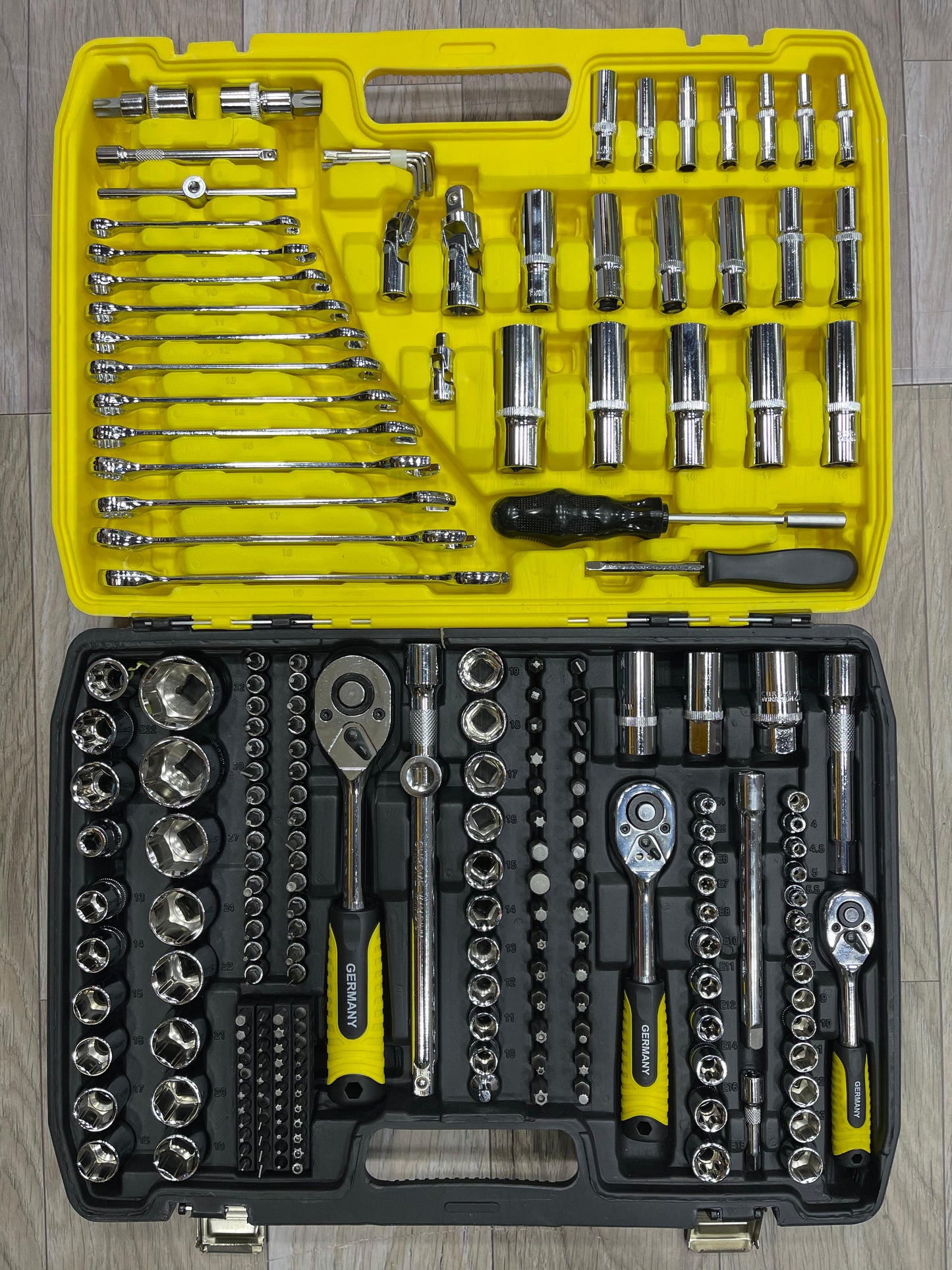 SET JUEGO DE HERRAMIENTAS 216 PIEZAS